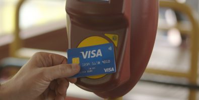 Cartão bancário nos transportes do Porto